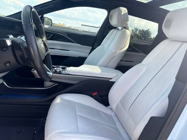Used 2024 Cadillac Lyriq Luxury RWD image 3