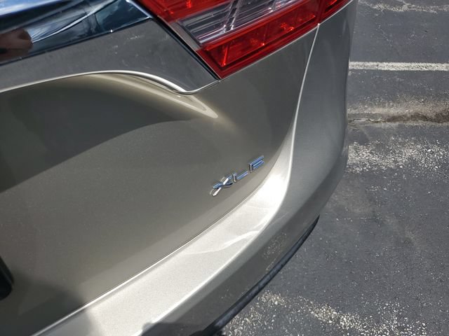 Used 2015 Toyota Avalon XLE FWD image 9