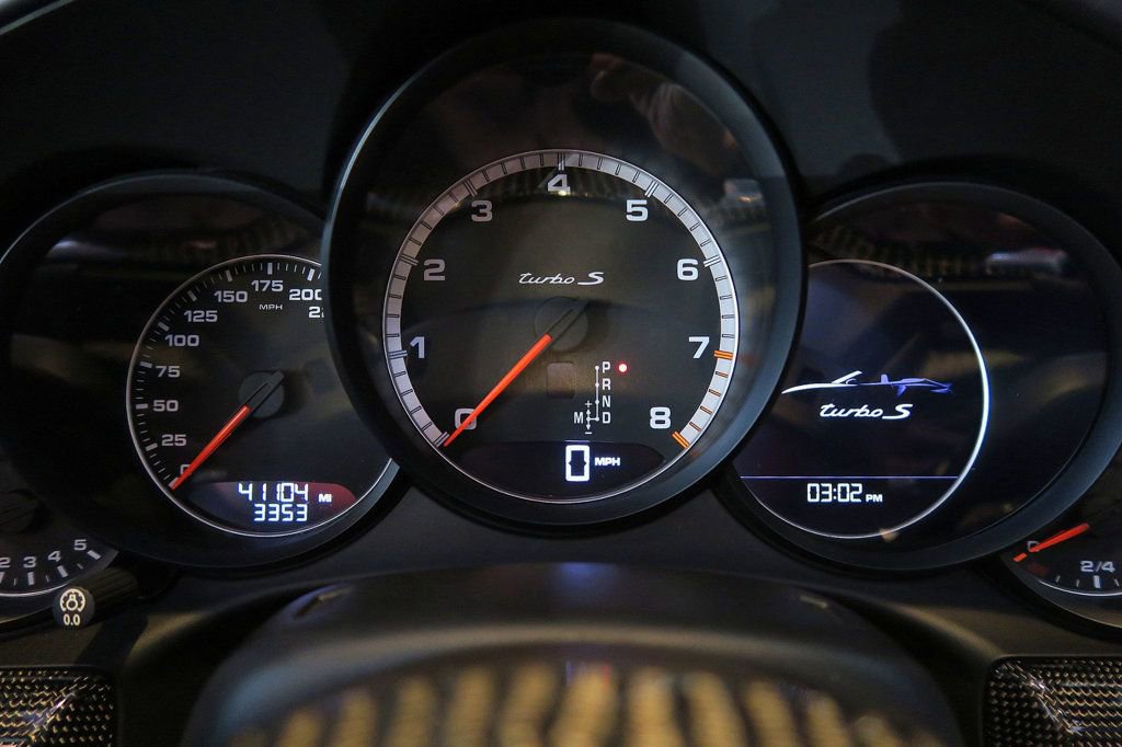 Used 2015 Porsche 911 Turbo S image 17