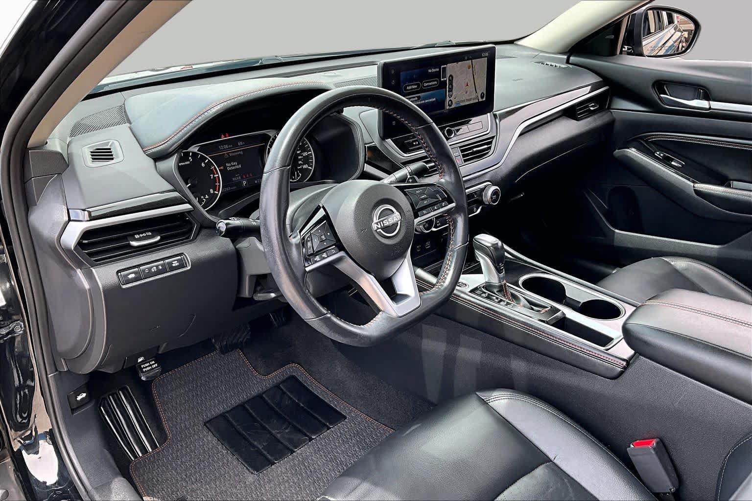 Used 2023 Nissan Altima 2.5 SR w/ SR Premium Package FWD image 18
