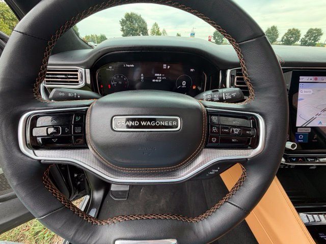 Used 2023 Jeep Grand Wagoneer Series III AWD/4WD image 28