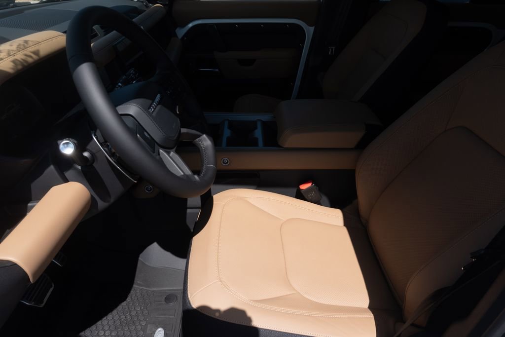 New 2025 Land Rover Defender 110 V8 image 19