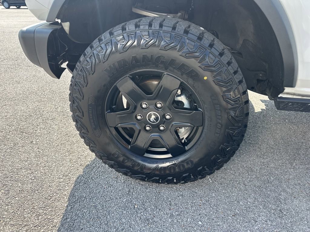 Used 2022 Ford Bronco Black Diamond image 7