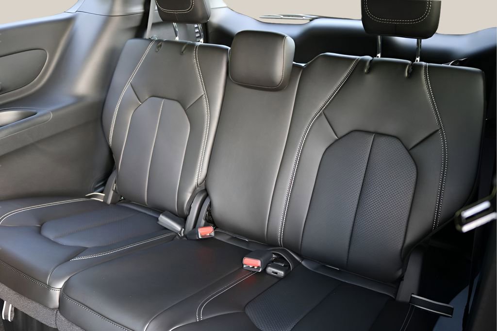 New 2026 Chrysler Pacifica Select FWD image 16