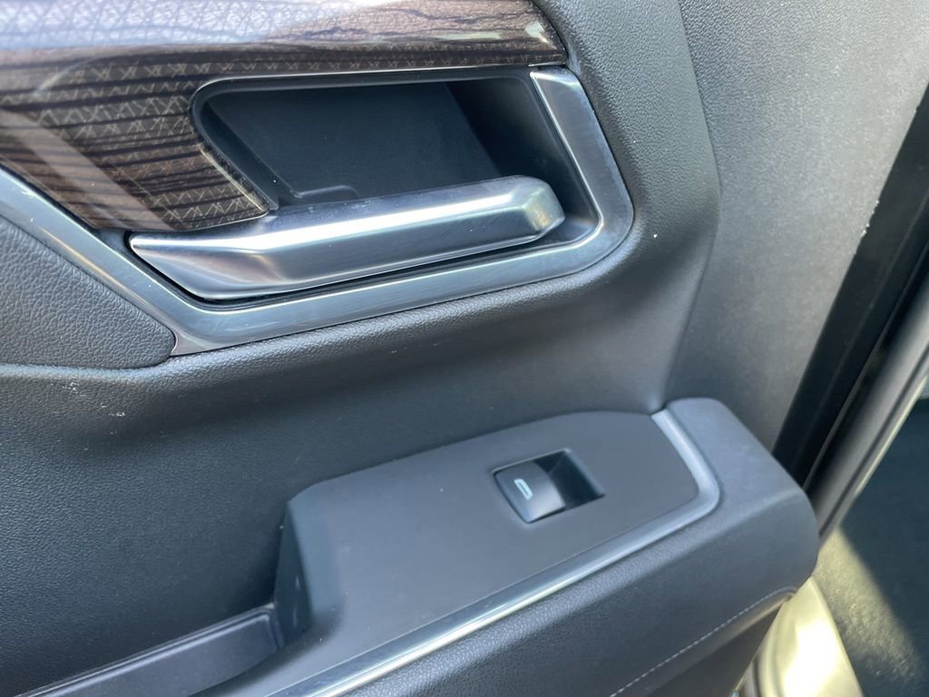 Used 2025 Chevrolet Silverado 1500 LT image 39