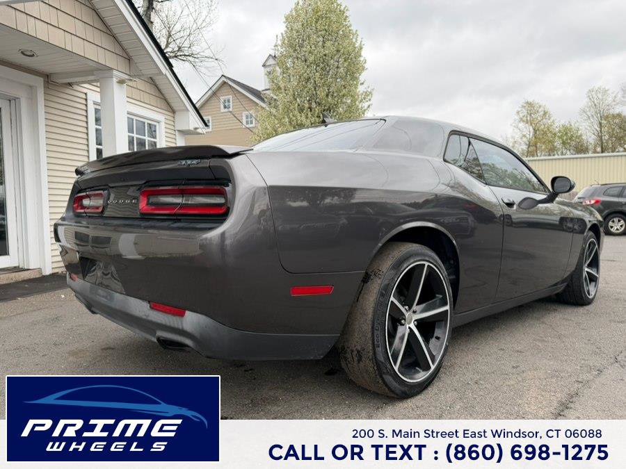 Used 2015 Dodge Challenger SXT w/ Super Sport Group (SS/T) RWD image 7