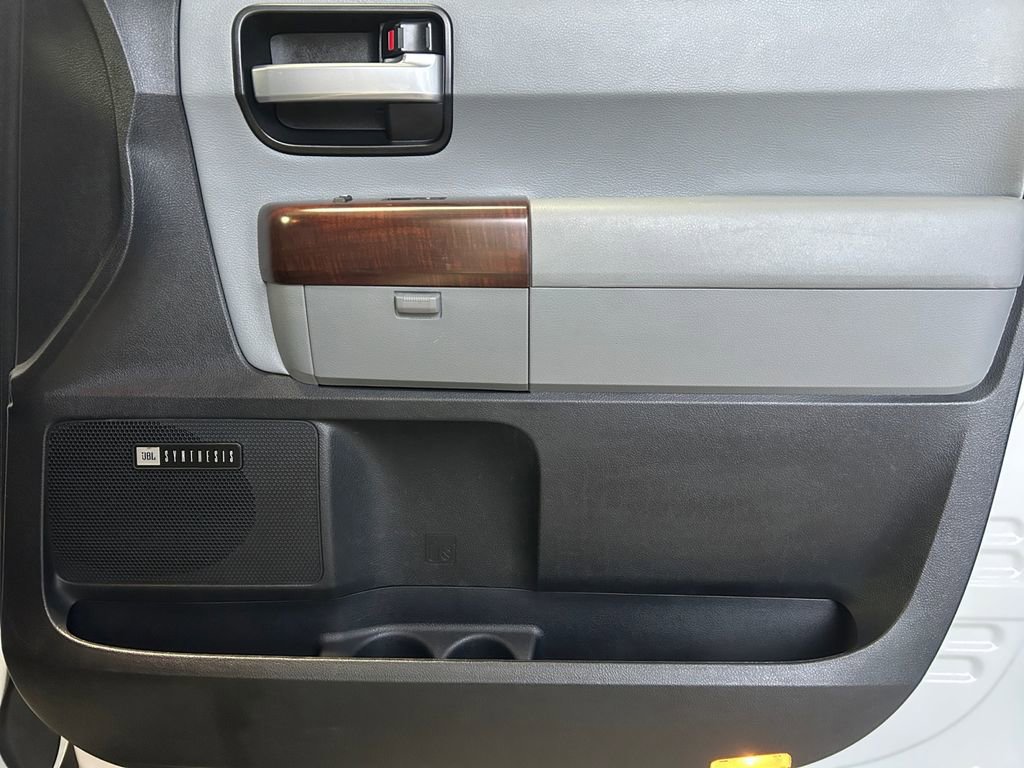 Used 2016 Toyota Sequoia Platinum image 25