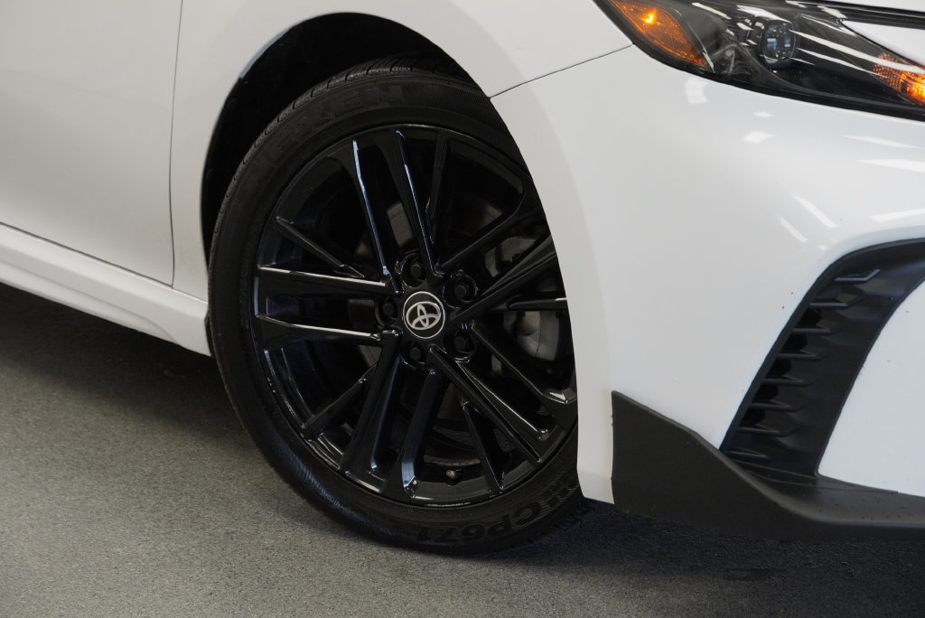 Used 2025 Toyota Camry SE FWD image 7