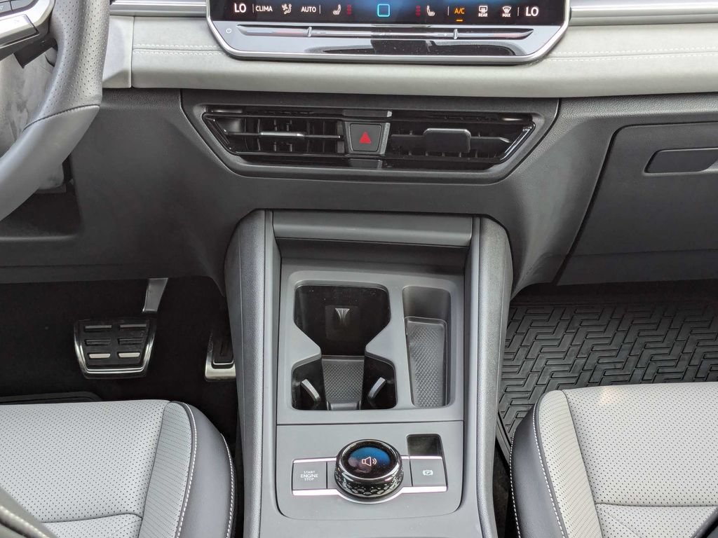 New 2026 Volkswagen Tiguan SE R-Line FWD image 25