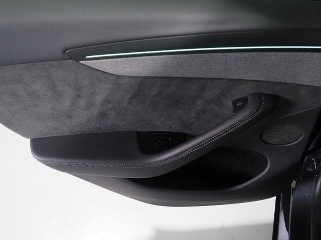 Used 2026 Tesla Model Y Long Range RWD image 66
