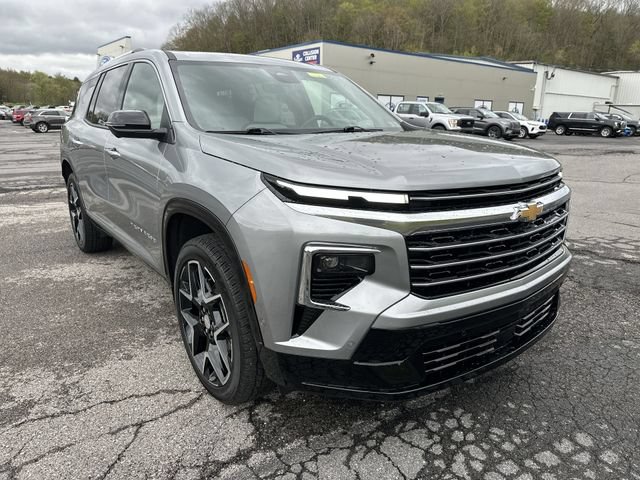 Used 2025 Chevrolet Traverse High Country w/ LPO, Floor Liner Package AWD/4WD image 11