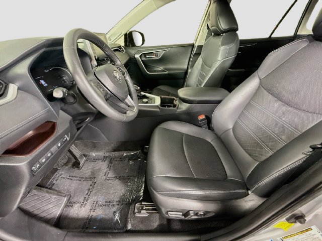 Certified 2022 Toyota RAV4 Limited w/ Limited Grade Weather Package AWD/4WD image 22