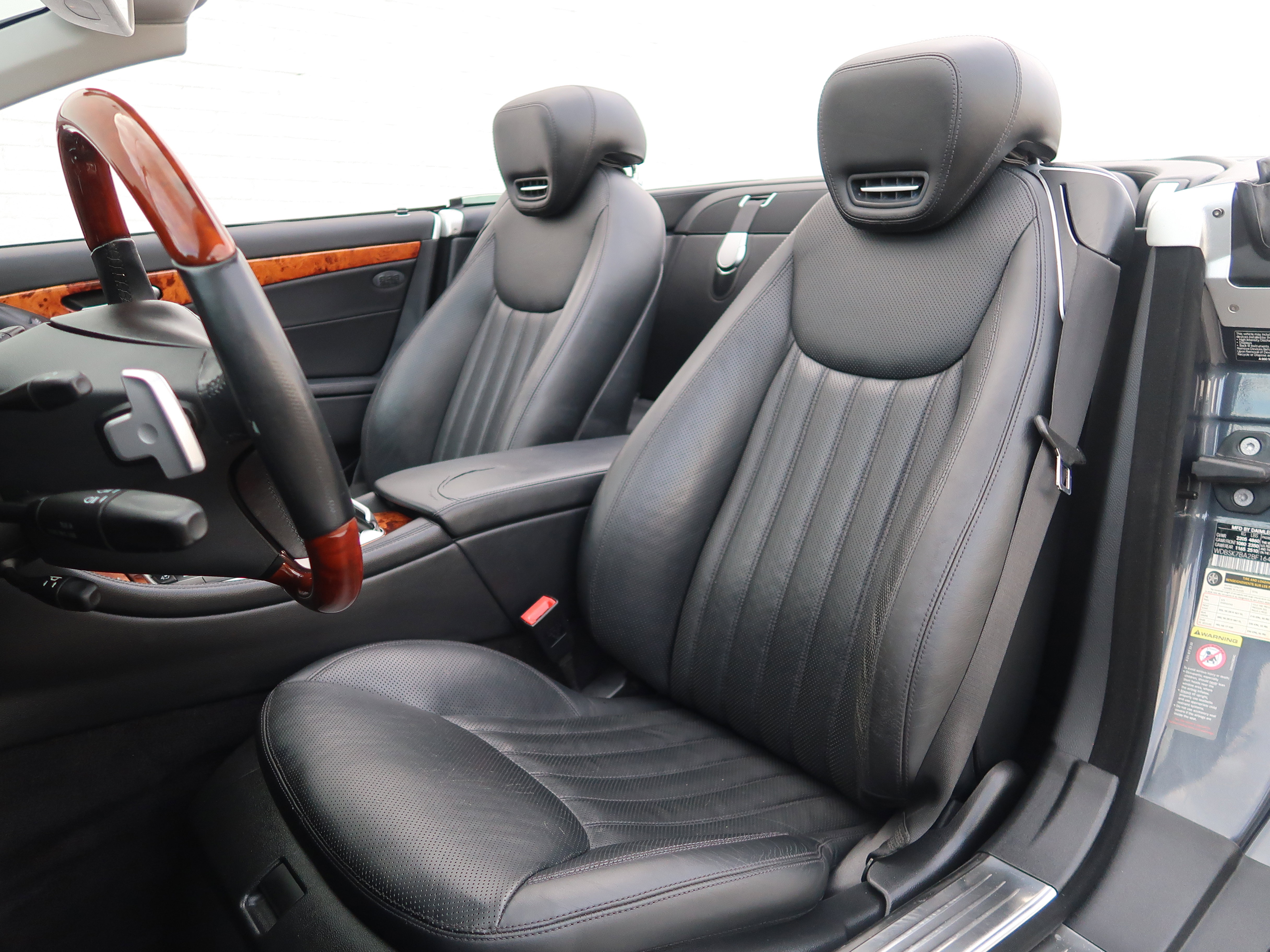 Used 2011 Mercedes-Benz SL 550 image 12