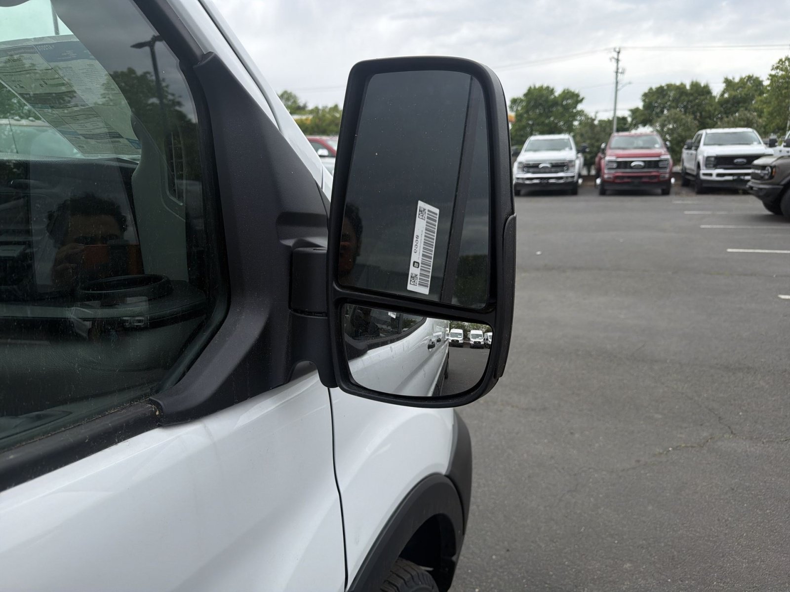 New 2026 Ford Transit 250 148 Medium Roof w/ Load Area Protection Package RWD image 15