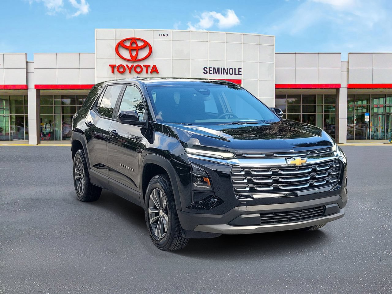 Used 2026 Chevrolet Equinox LT FWD image 2