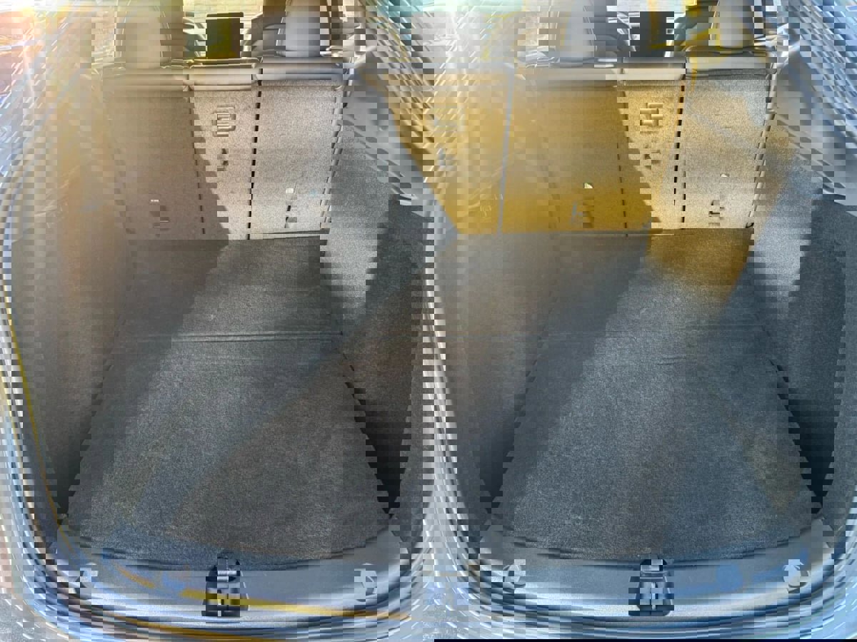 Used 2025 Tesla Model Y Long Range image 37