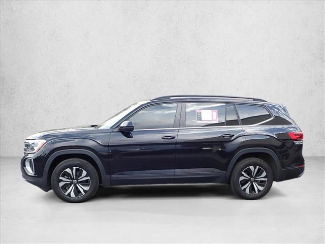 Used 2024 Volkswagen Atlas SE AWD/4WD image 2