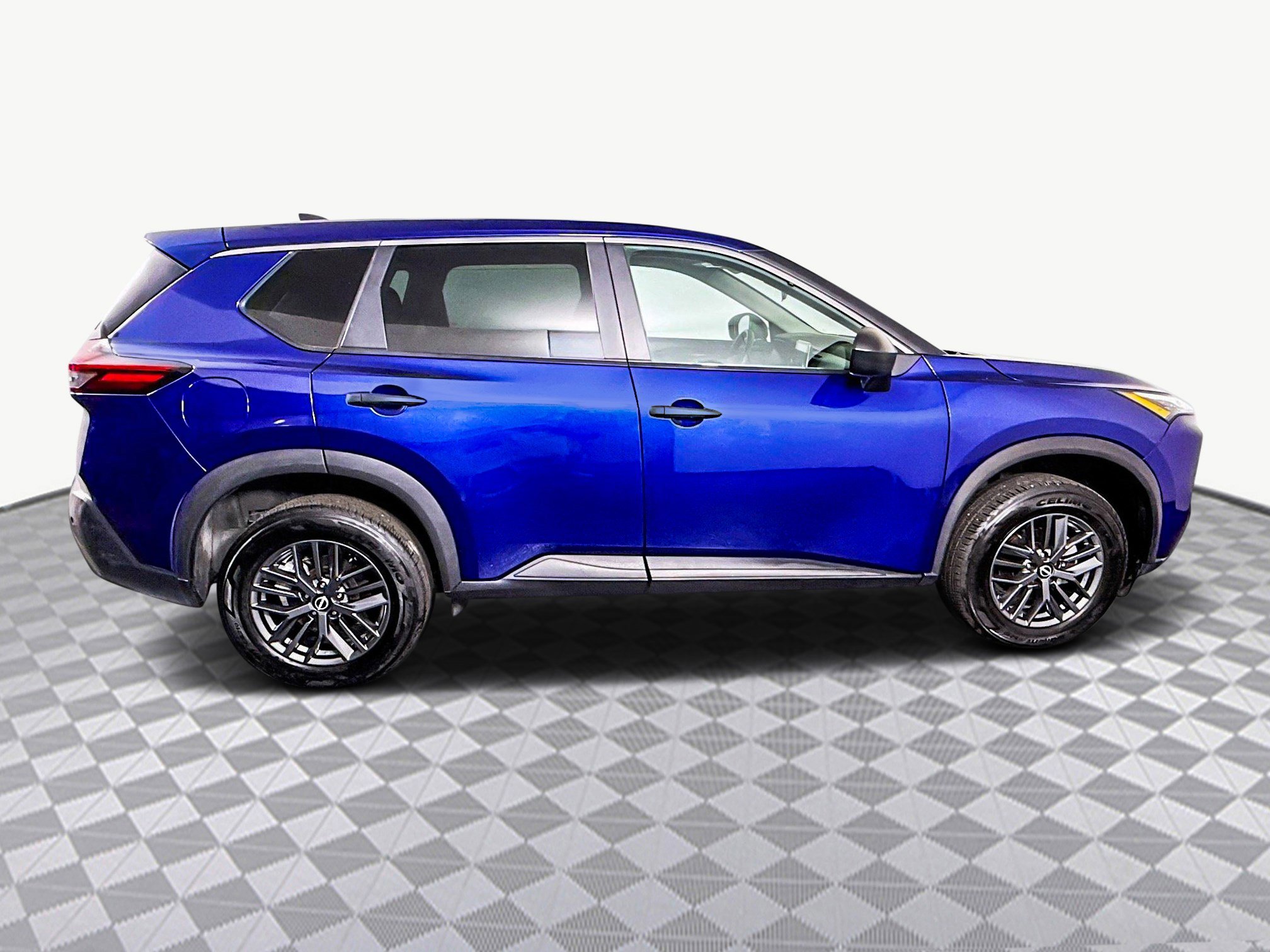 Used 2023 Nissan Rogue S image 11