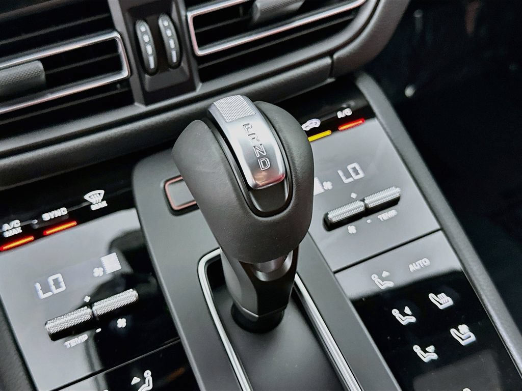 New 2026 Porsche Macan AWD/4WD image 19