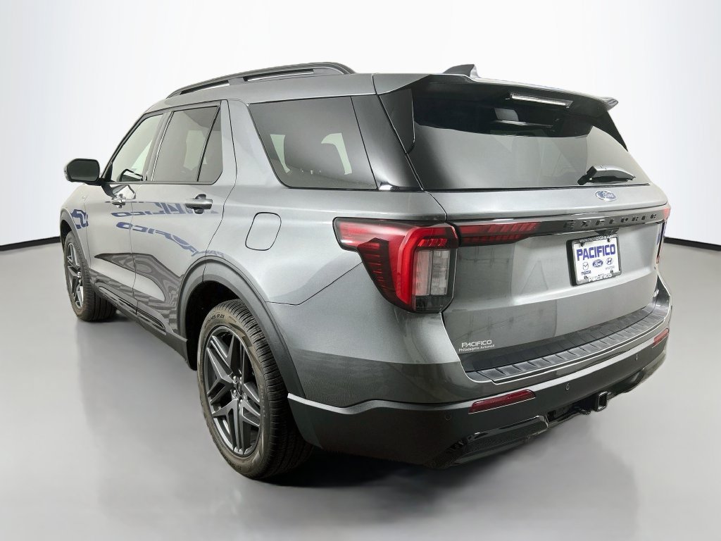 Used 2026 Ford Explorer ST-Line w/ ST-Line Street Pack AWD/4WD image 7