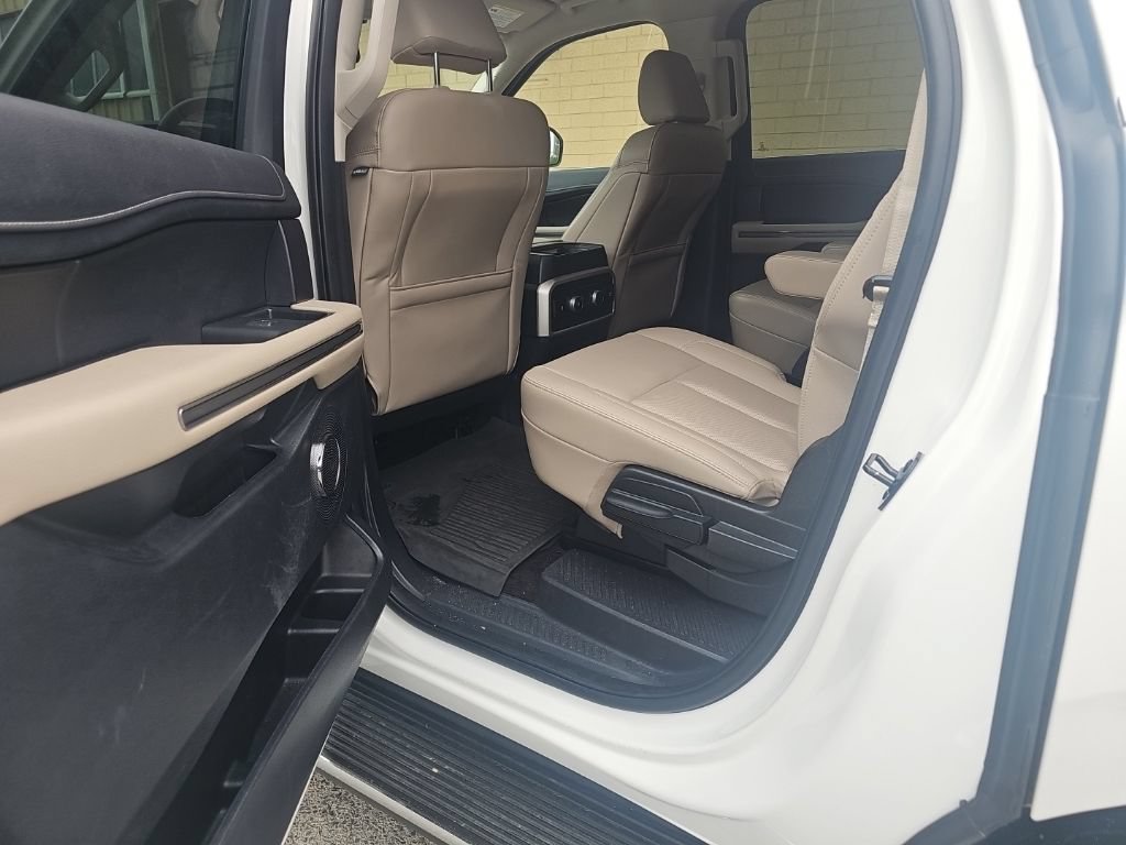 Used 2022 Ford Expedition Max XLT AWD/4WD image 9