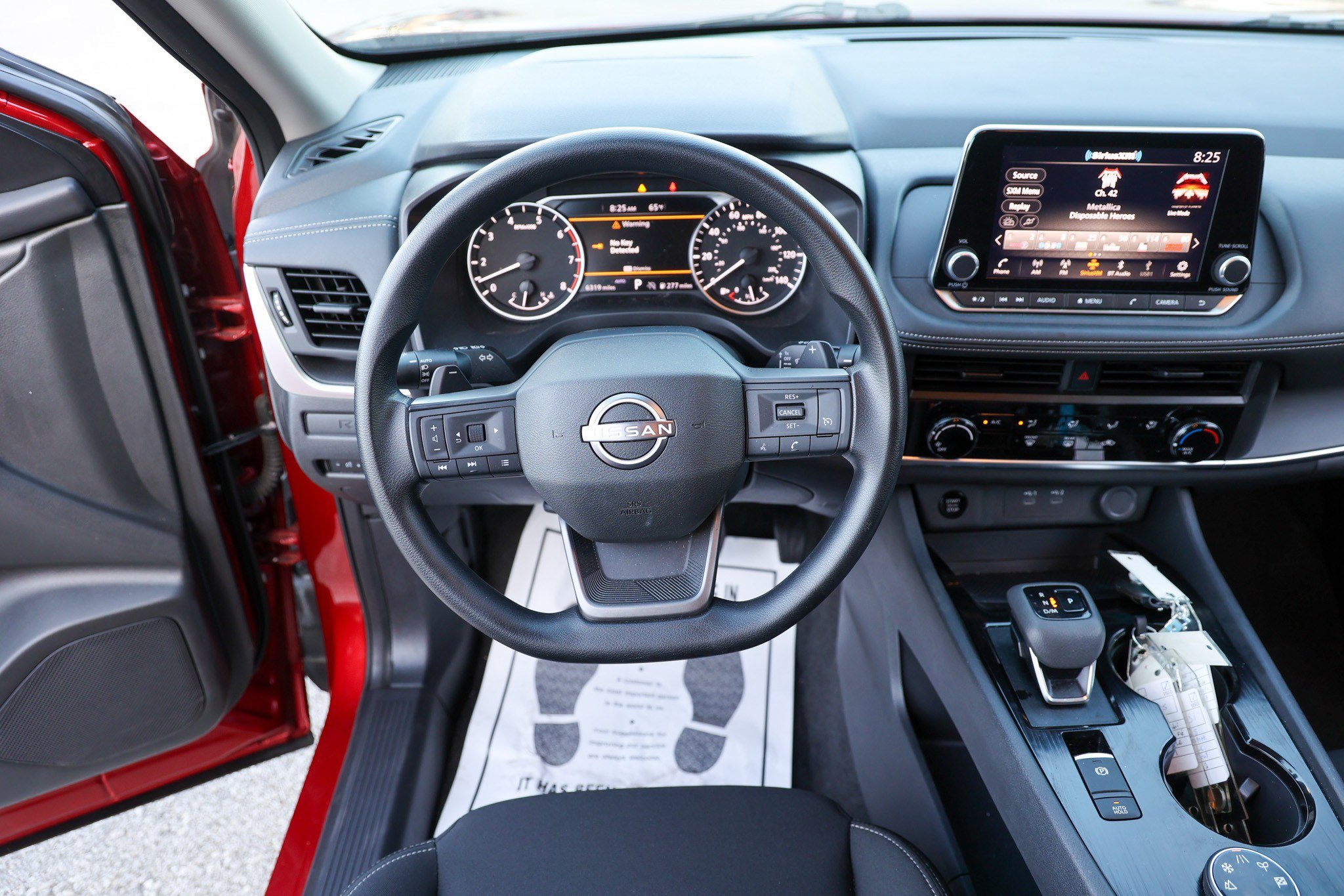 Used 2025 Nissan Rogue S AWD/4WD image 43
