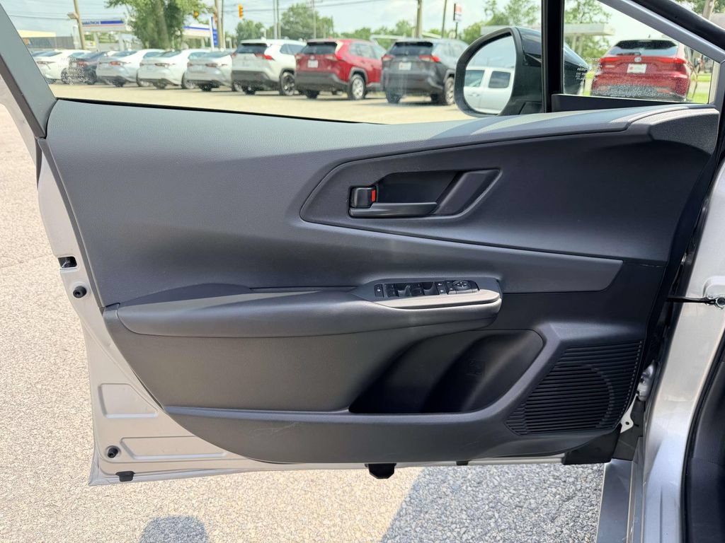 Used 2024 Toyota Prius LE FWD image 18
