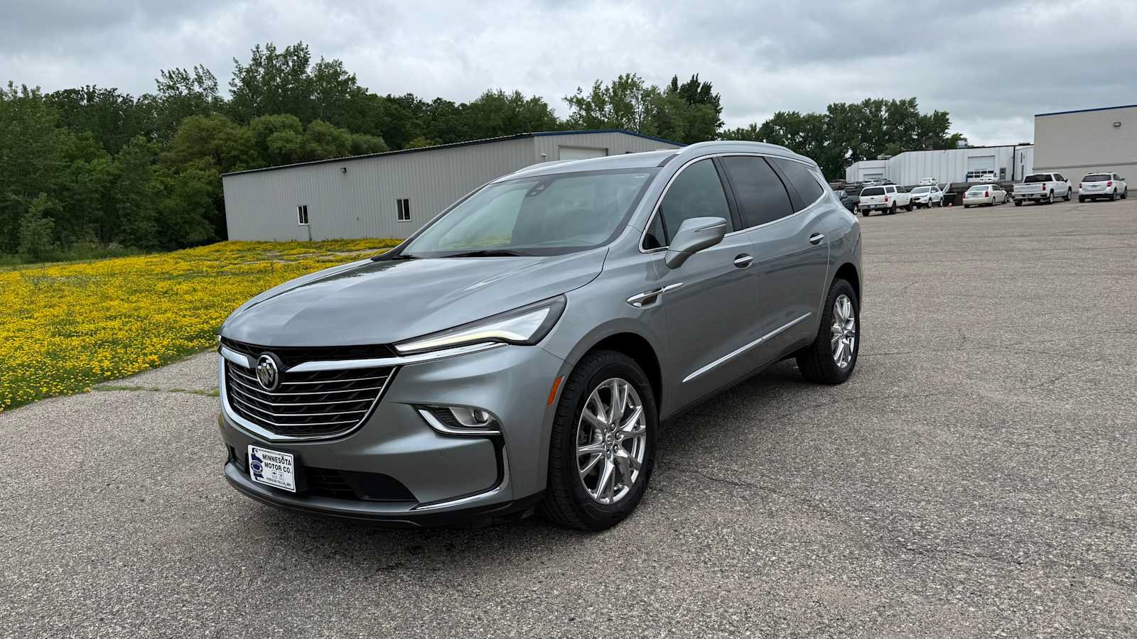 Used 2024 Buick Enclave Premium AWD/4WD image 1