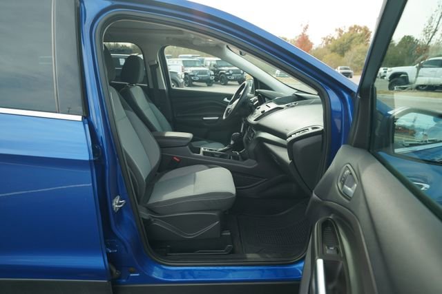 Used 2017 Ford Escape SE w/ SE Cold Weather Package image 21