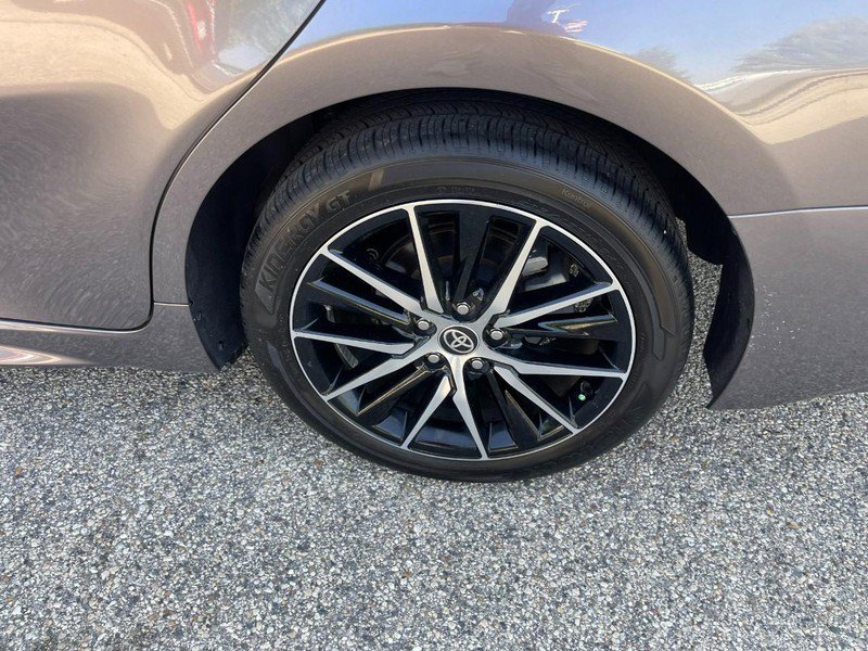 Used 2024 Toyota Camry SE image 8