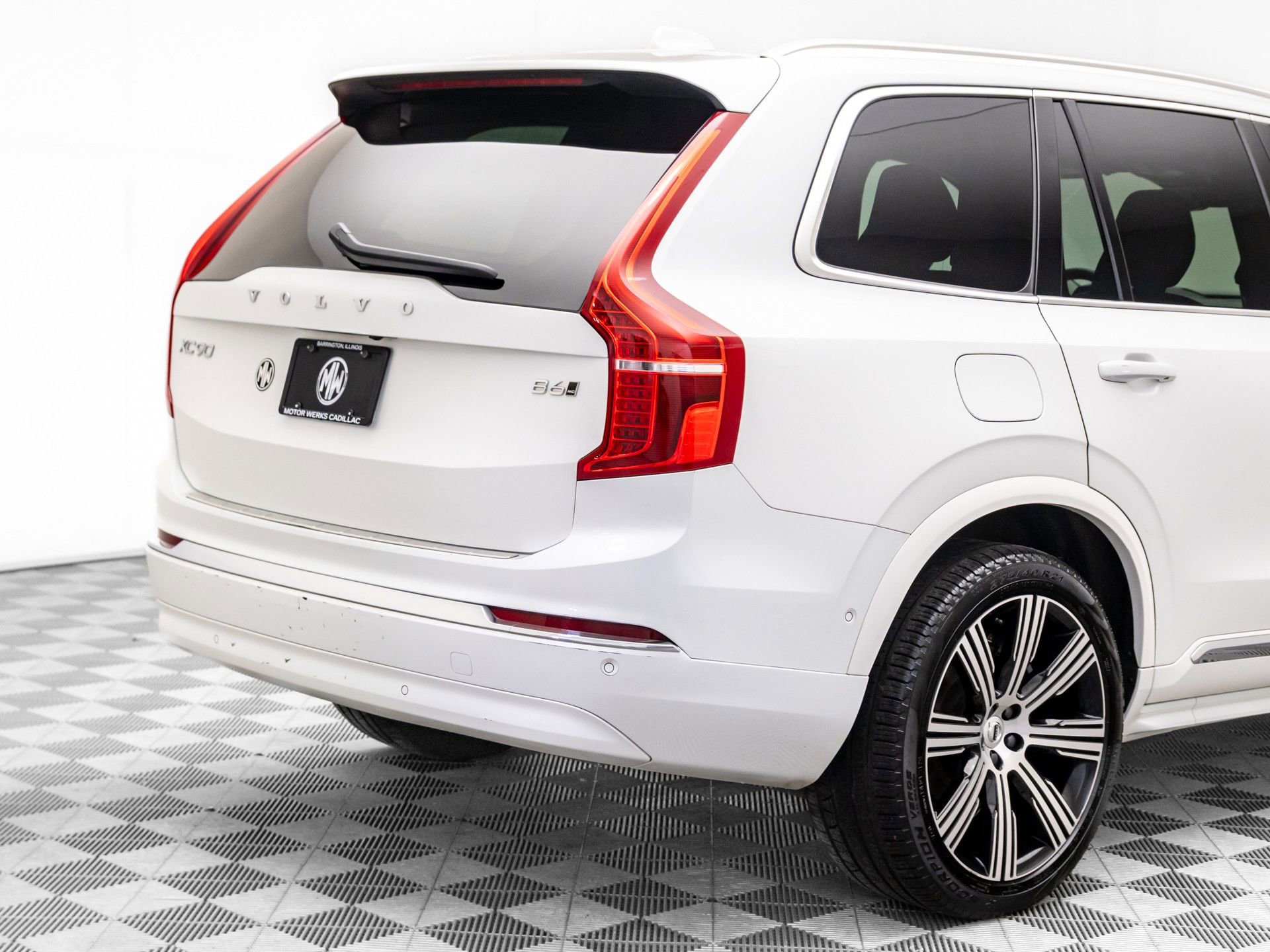 Used 2023 Volvo XC90 B6 Ultimate w/ Protection Package Premier image 34