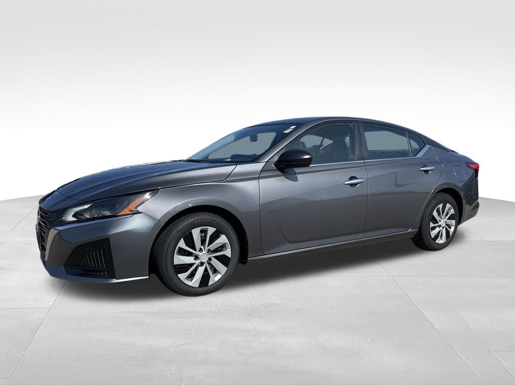 Used 2024 Nissan Altima 2.5 SV FWD image 5