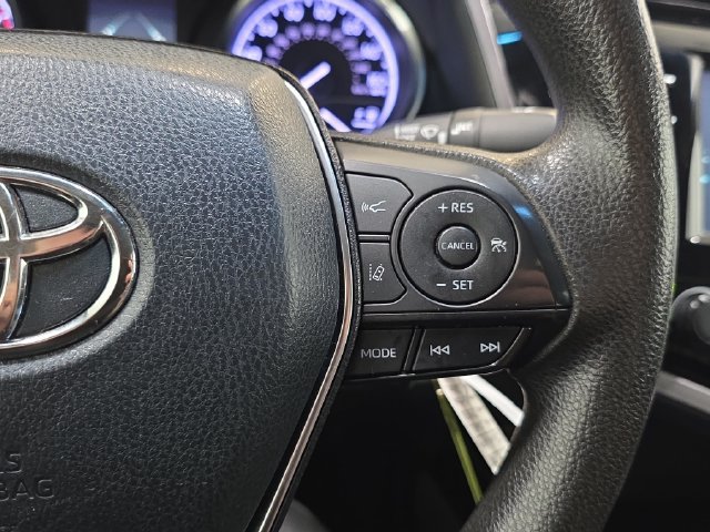 Used 2018 Toyota Camry LE FWD image 17