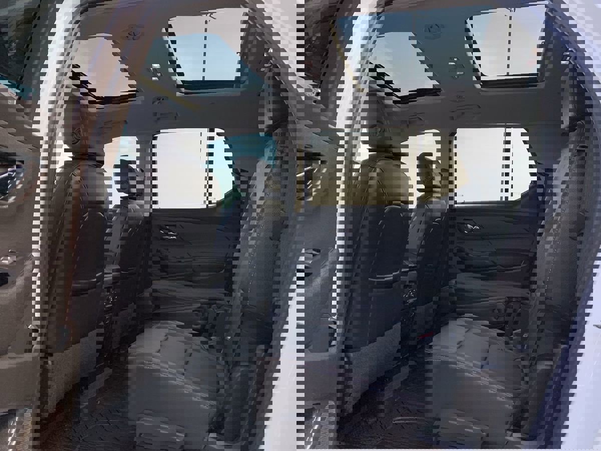 Used 2020 Chevrolet Traverse Premier AWD/4WD image 32