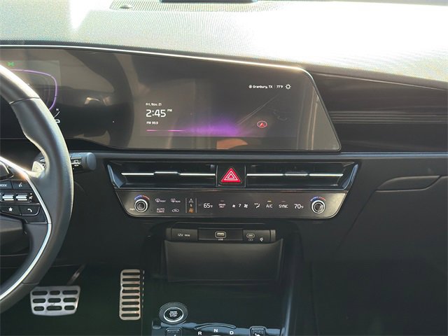 Used 2024 Kia Niro SX Touring image 14