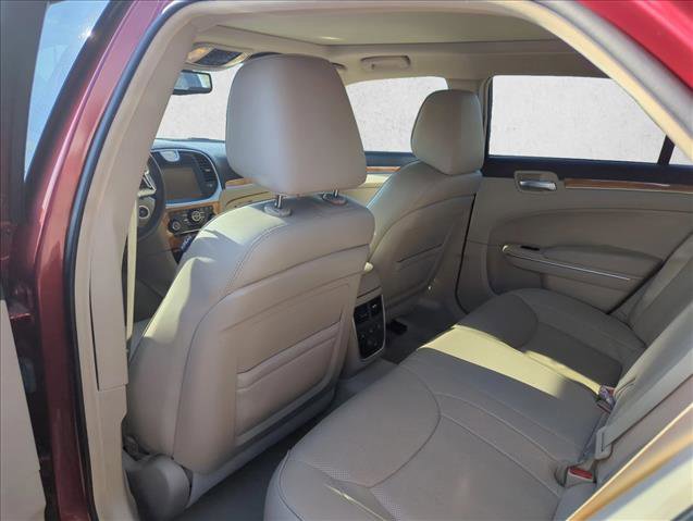 Used 2014 Chrysler 300 C image 25