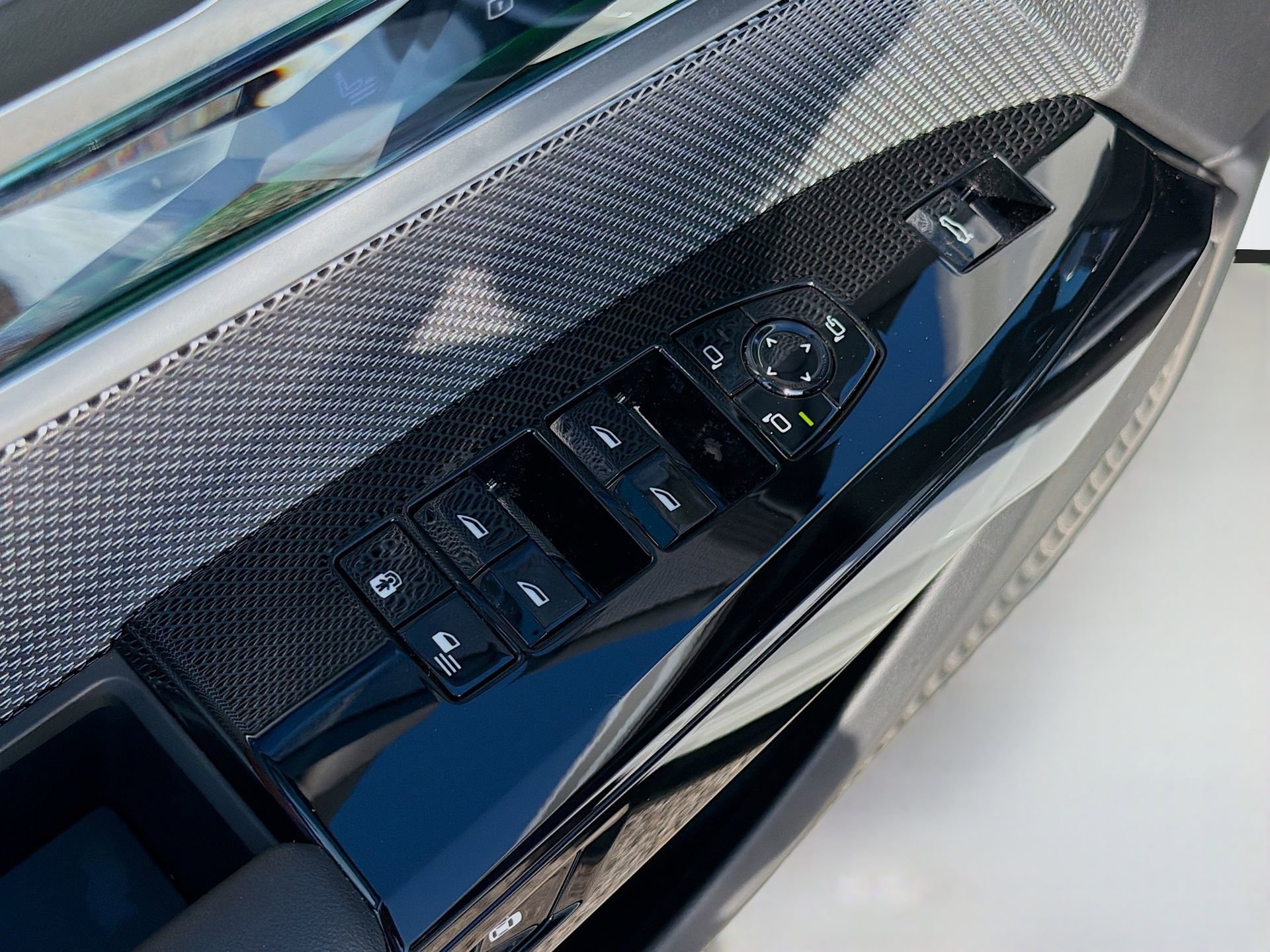 Certified 2025 BMW 740i xDrive image 24