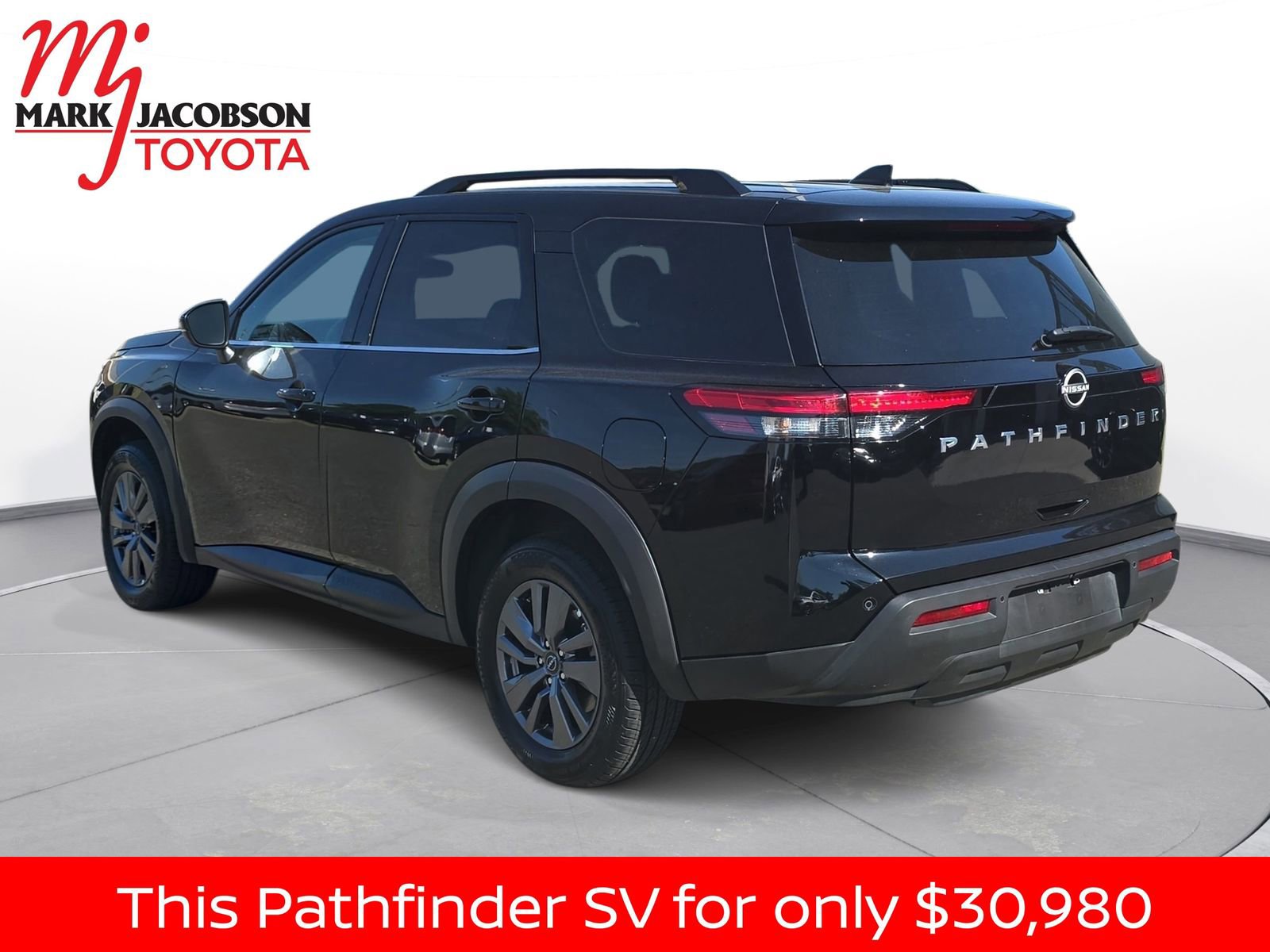 Used 2025 Nissan Pathfinder SV image 13