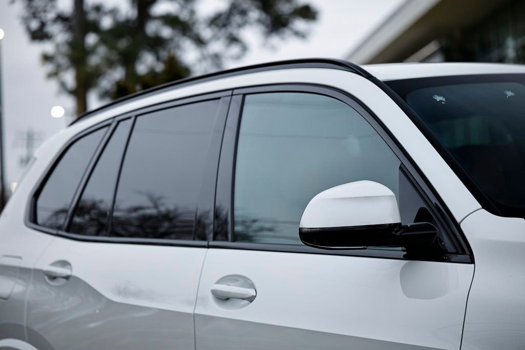 New 2026 BMW X5 xDrive40i w/ M Sport Package image 3