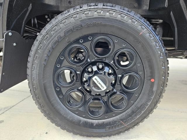 New 2026 Ford F350 Lariat w/ Black Appearance Package image 5