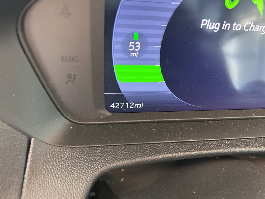 Used 2022 Chevrolet Bolt EUV LT w/ Convenience Package image 11