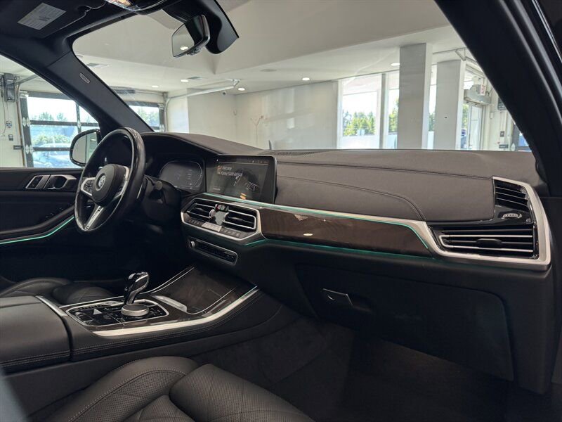 Used 2023 BMW X5 xDrive40i w/ M Sport Package image 16
