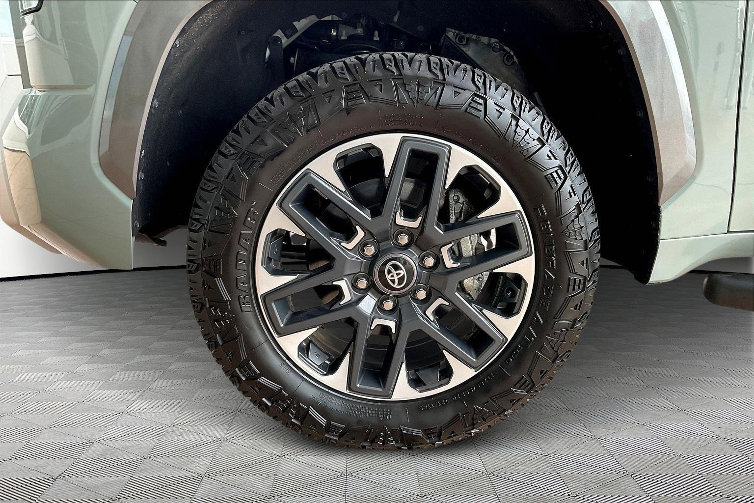 Used 2025 Toyota Tundra Limited image 34