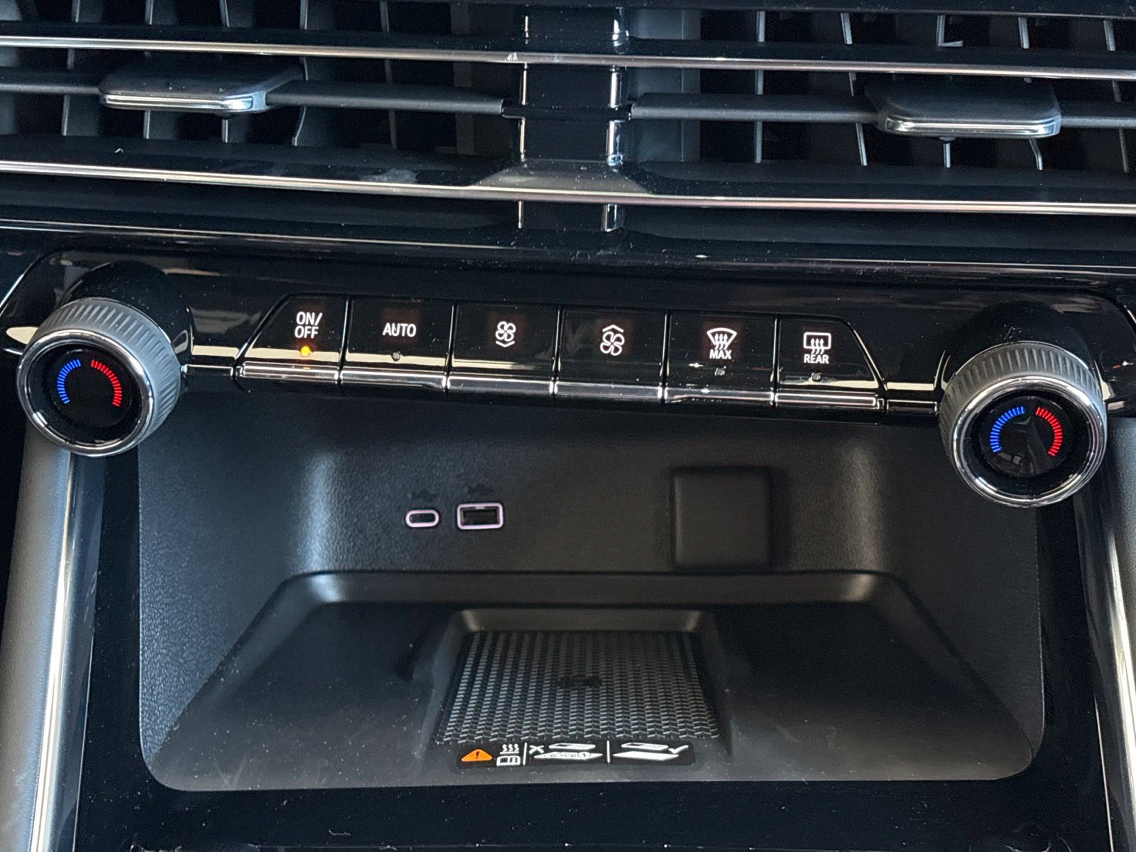 New 2027 Chevrolet Traverse RS AWD/4WD image 32