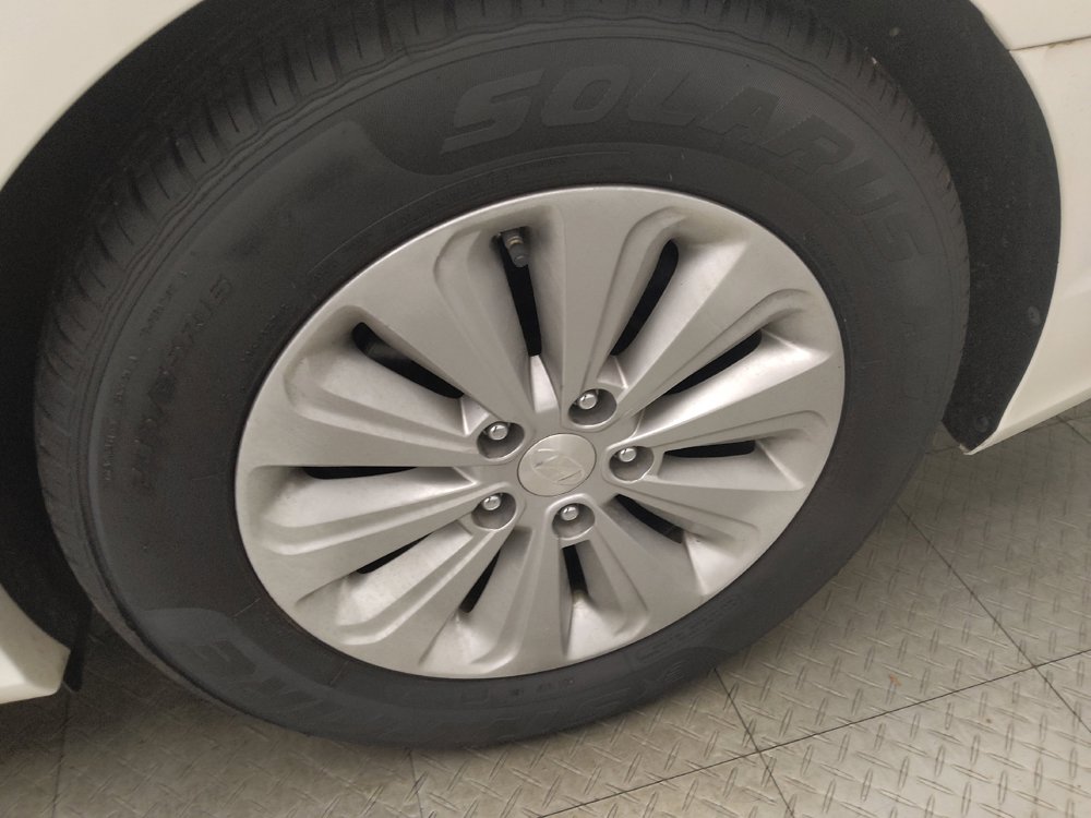 Used 2016 Hyundai Sonata SE FWD image 31