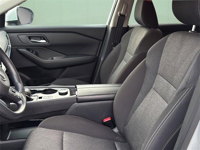 Used 2024 Nissan Rogue SV image 18