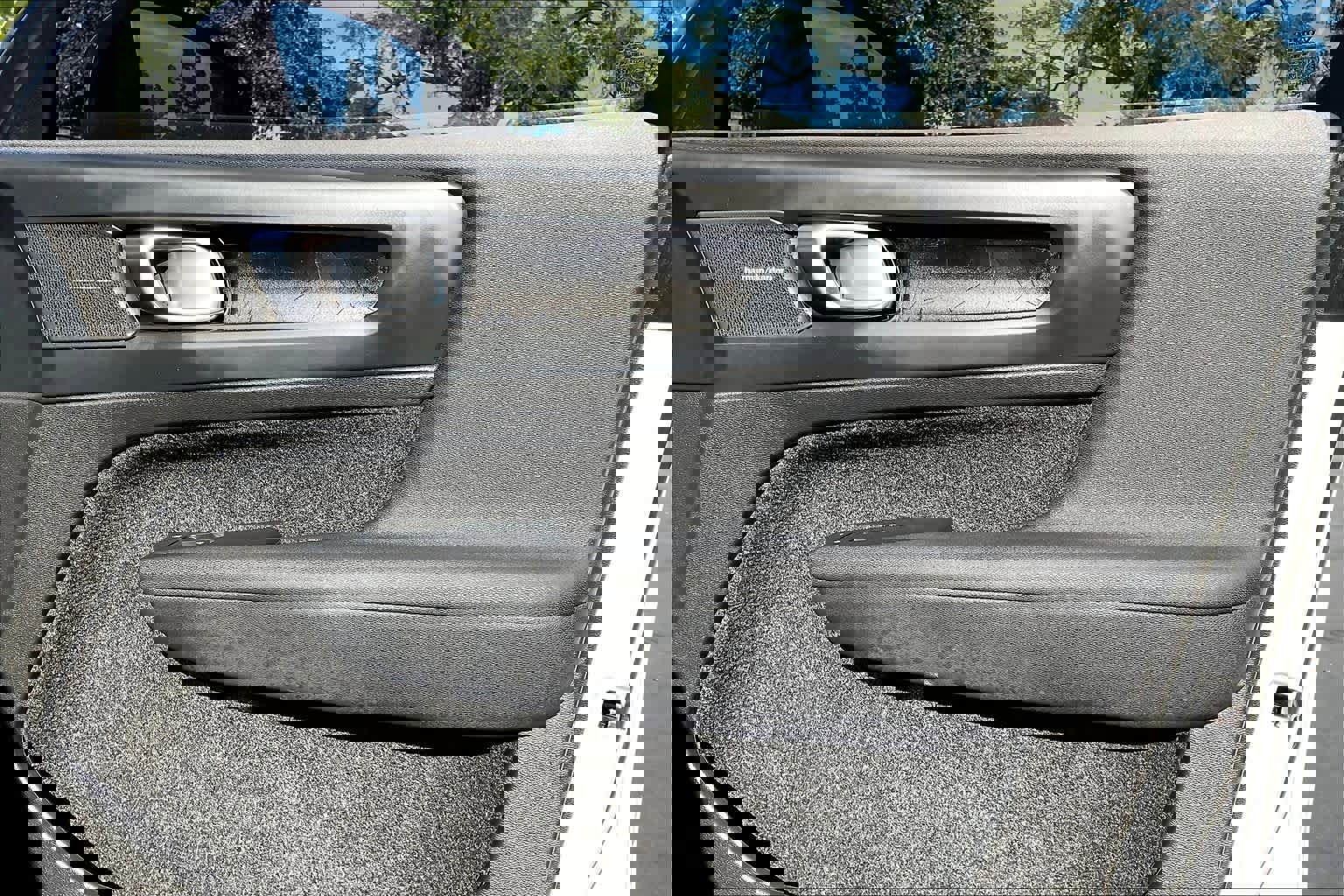 Used 2023 Volvo C40 P8 Recharge Ultimate image 26