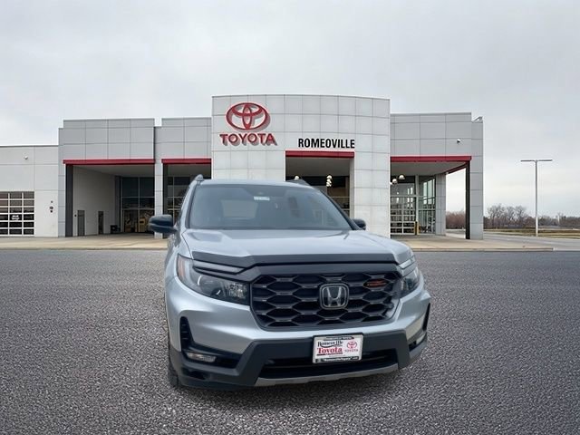 Used 2025 Honda Passport TrailSport image 1