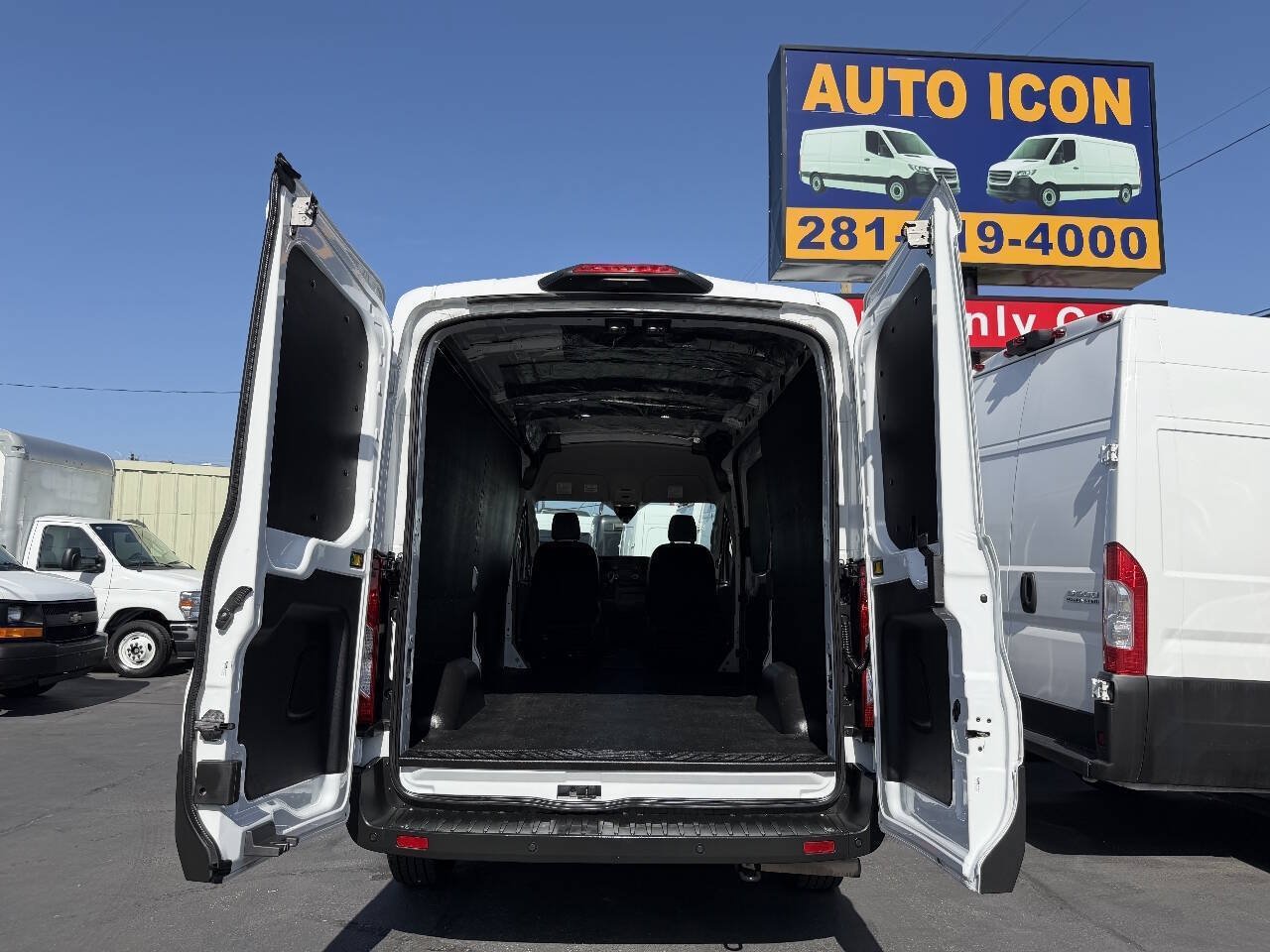 Used 2023 Ford Transit 250 Medium Roof w/ Load Area Protection Package RWD image 12