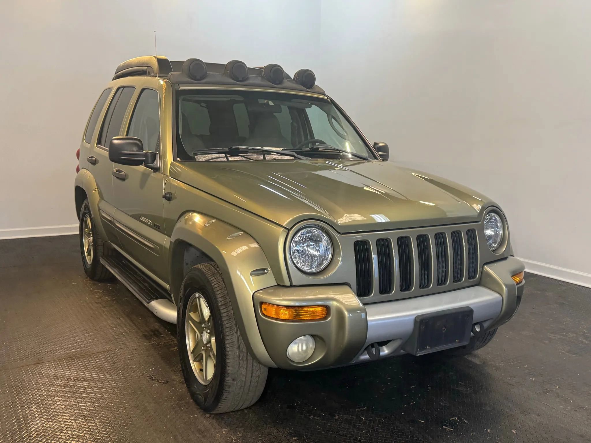 Used 2003 Jeep Liberty Renegade image 3